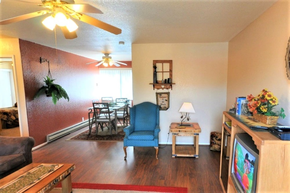 Pinecliff Village Resort 38/69