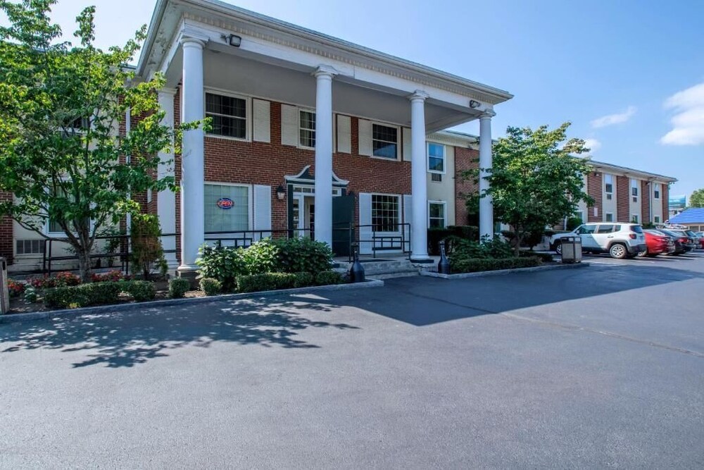 Charles River Inn 22/27