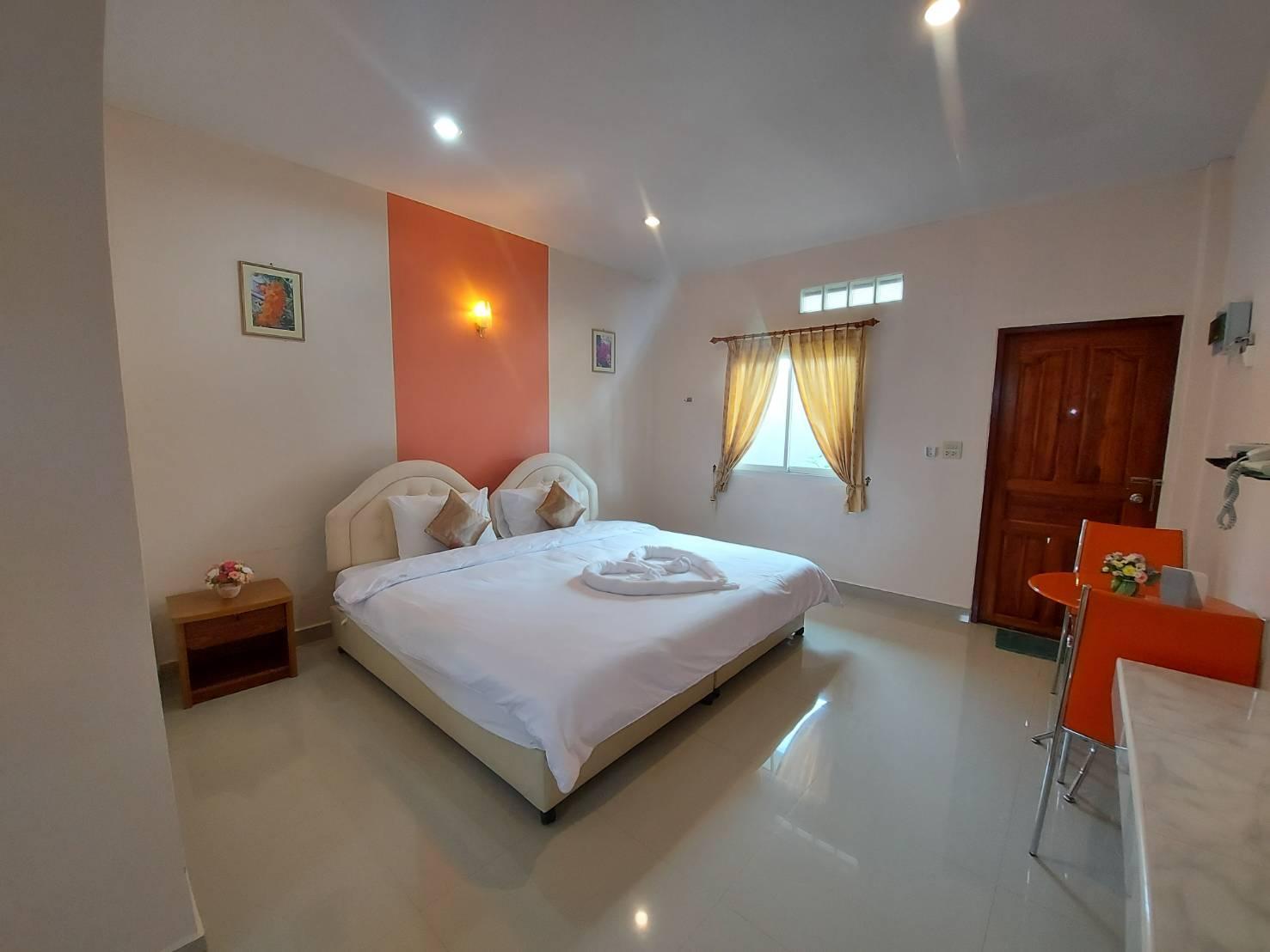 2 Bedrooms, Home