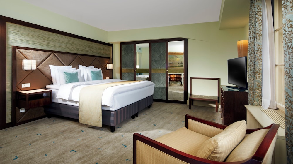 ARIA HOTEL 12/64