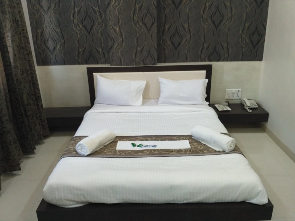 Hotel Everest Inn 4/25