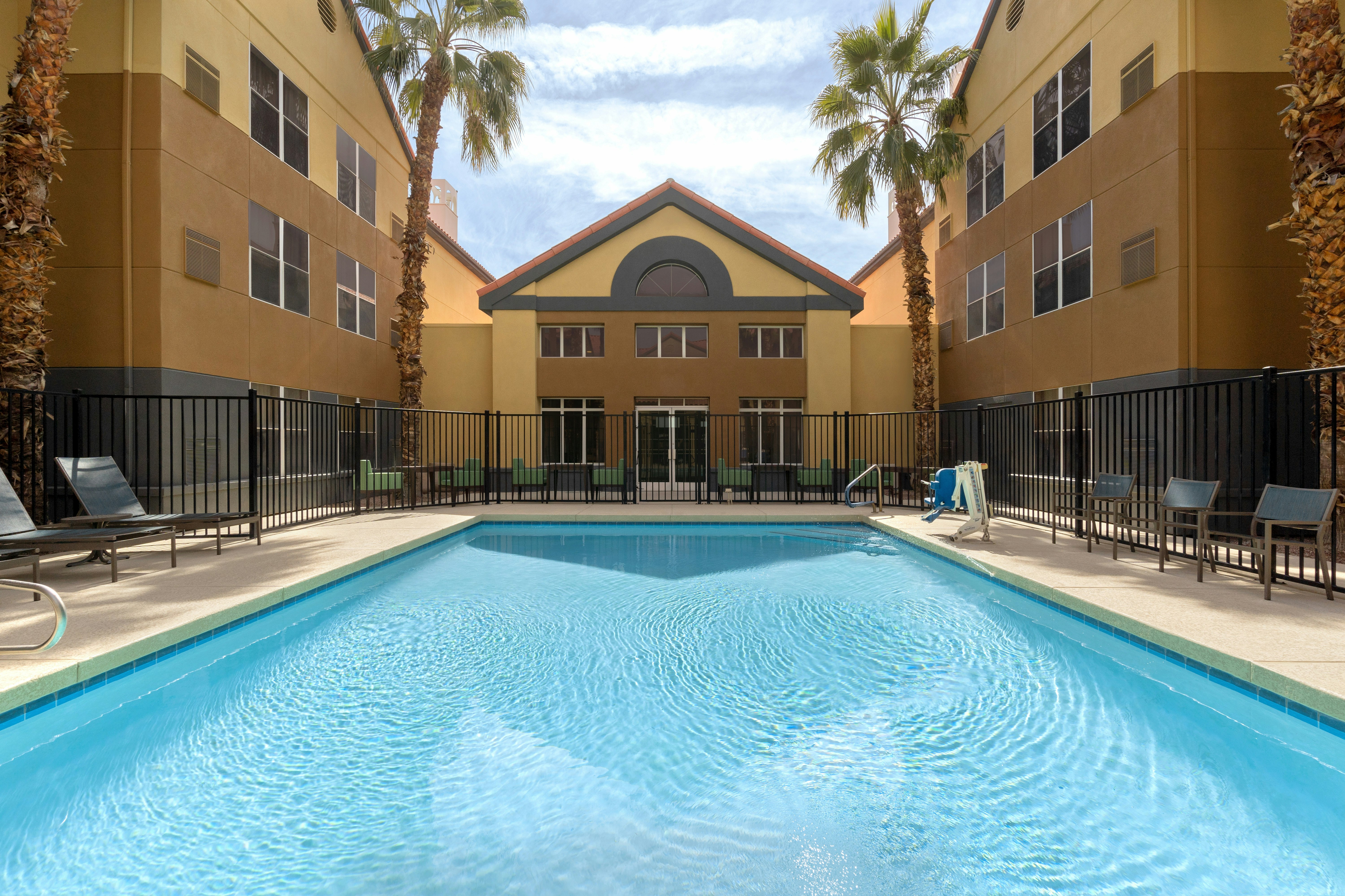 Homewood Suites by Hilton Phoenix Chandler 37/39