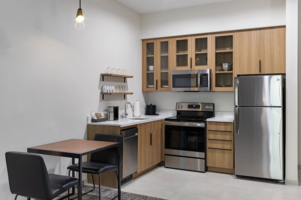 Residence Inn Chatsworth 23/43