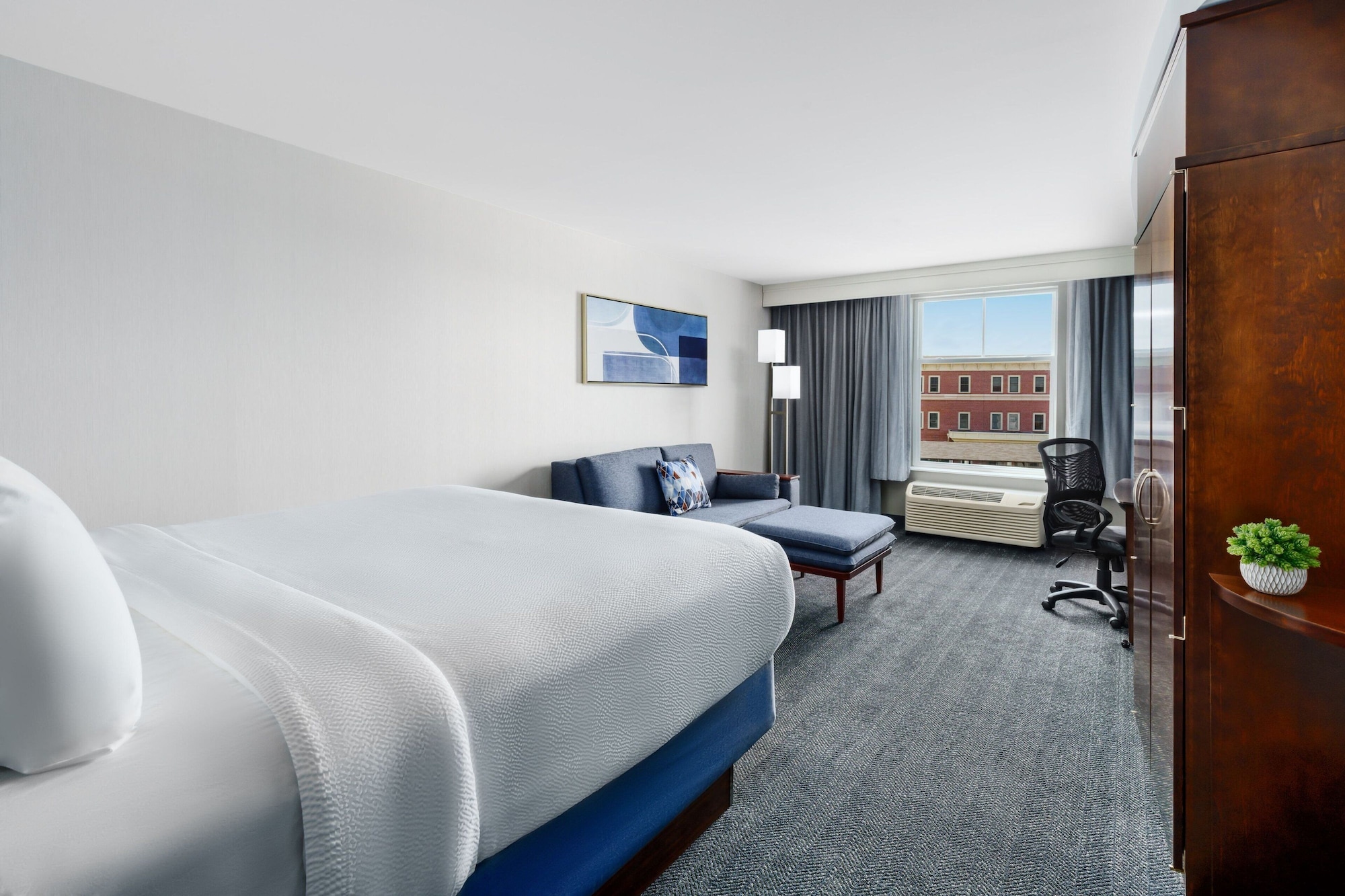 Room at Courtyard by Marriott Keene Downtown, KEENE - NH
