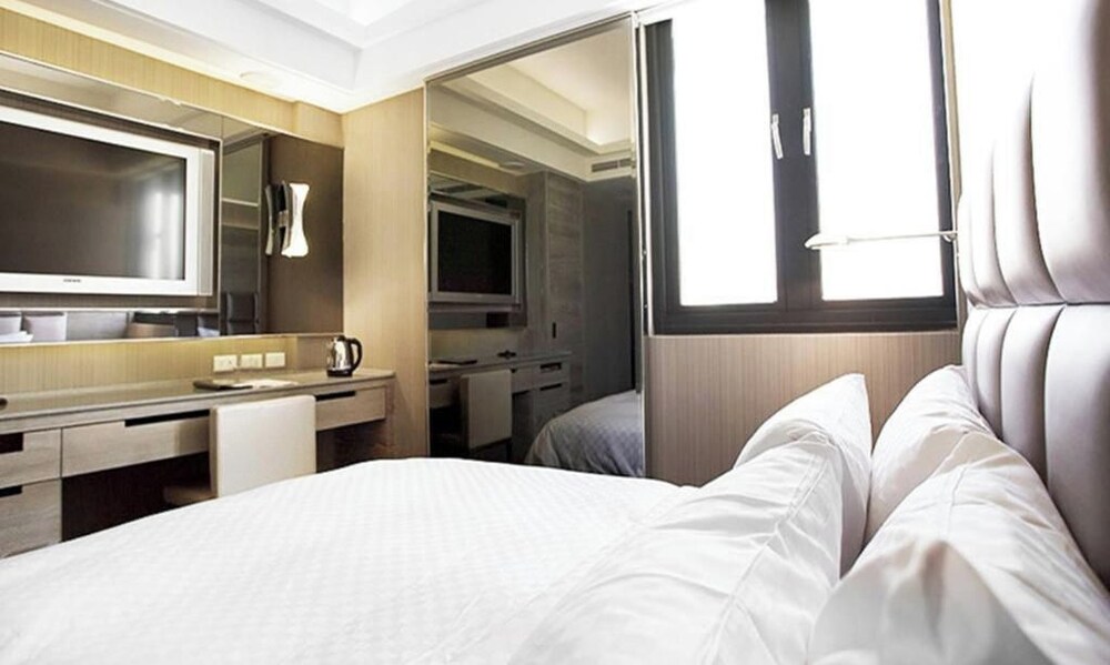 Royal Group Hotel Ho Yi Branch 9/18