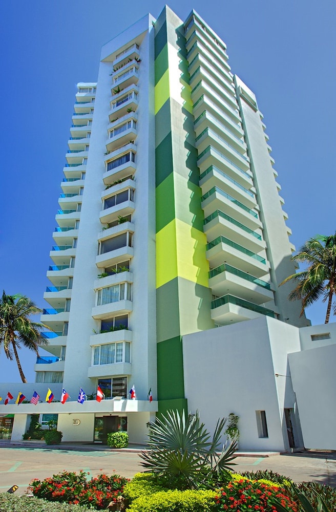 Dann Cartagena photo4