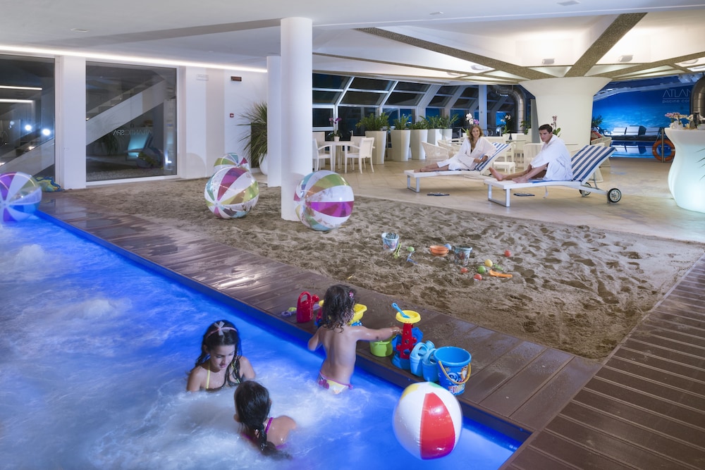 Atlantic Hotel Riccione 65/75