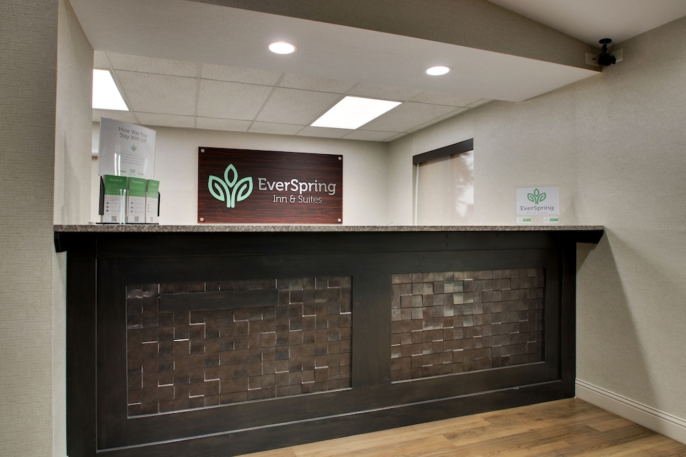 Everspring Inn Suites 4/44