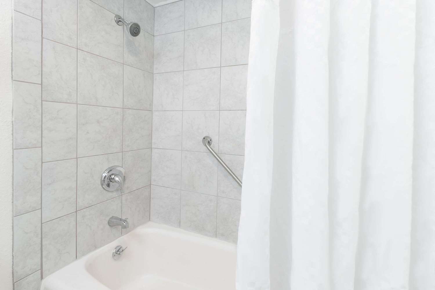 Travelodge By Wyndham Shreveport LA 20/20