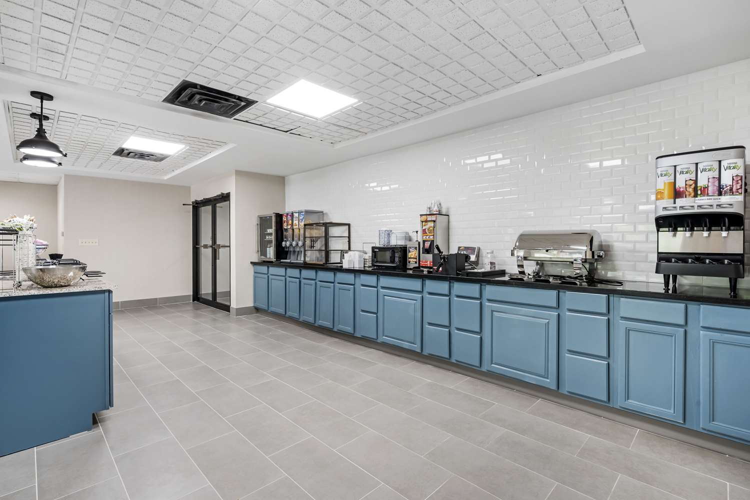 Country Inn & Suites by Radisson, Pickerington, OH 6/47