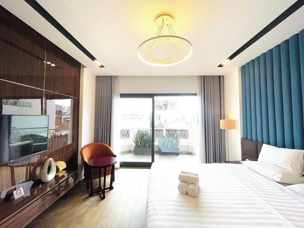 Royal Dragon Boutique Hotel 17/59
