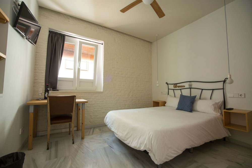 The Nomad Hostel 17/77