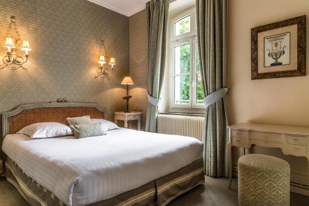 Charming, Double Bed