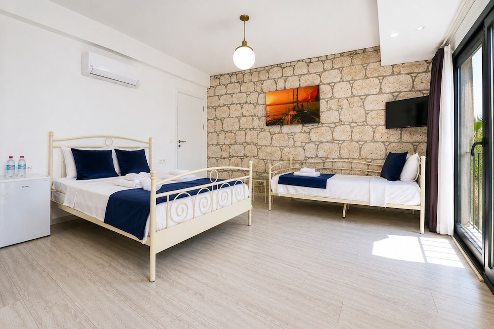 Kybele Alacati 32/50