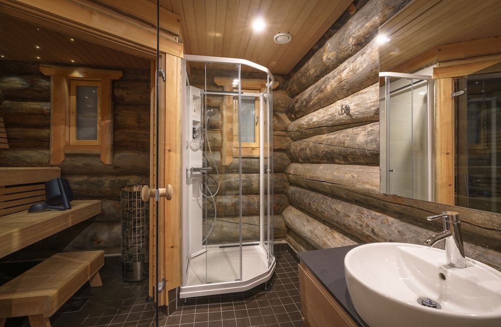 Wilderness Hotel Muotka 62/63