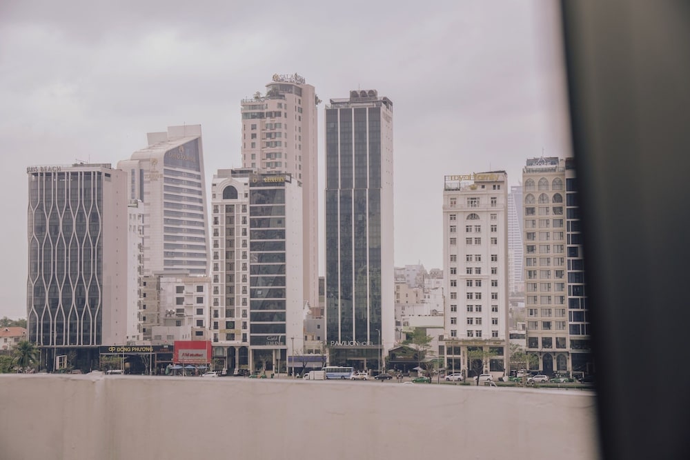 May Hotel 28/30