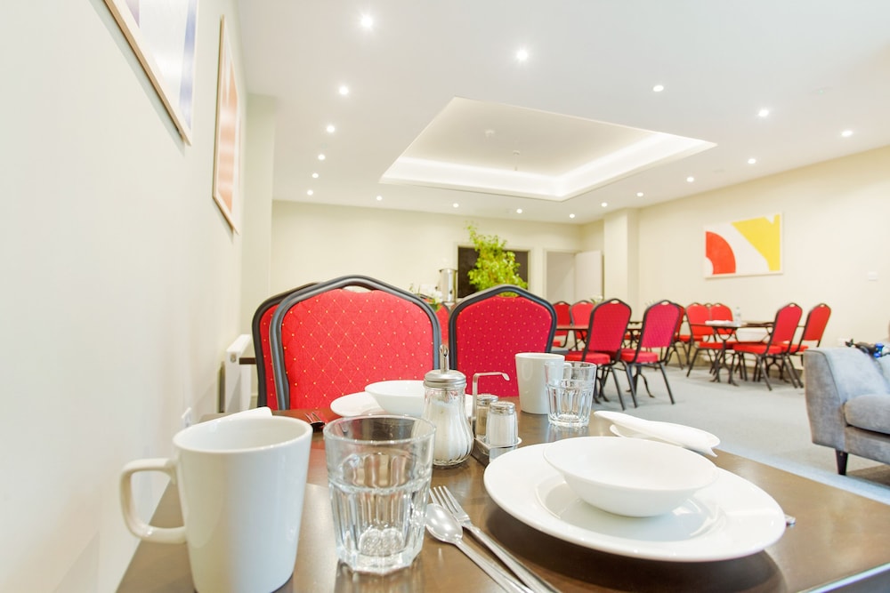 Civic Guest House 14/24