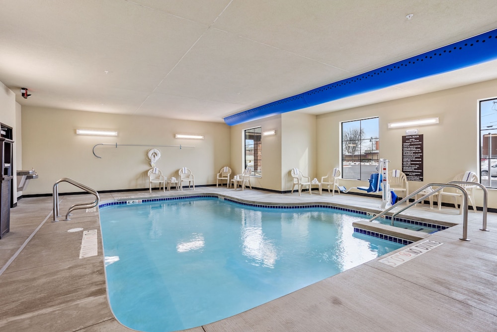 Cobblestone Hotel & Suites-Little Chute 2/48