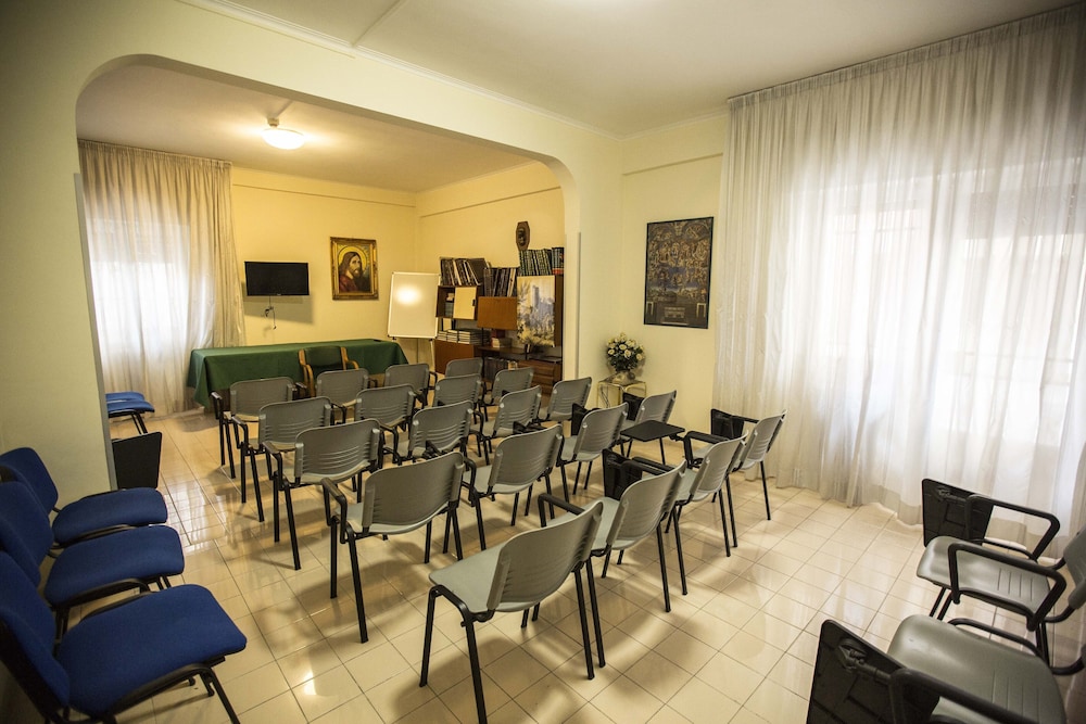 Istituto Piccole Ancelle Di Cristo Re 34/41