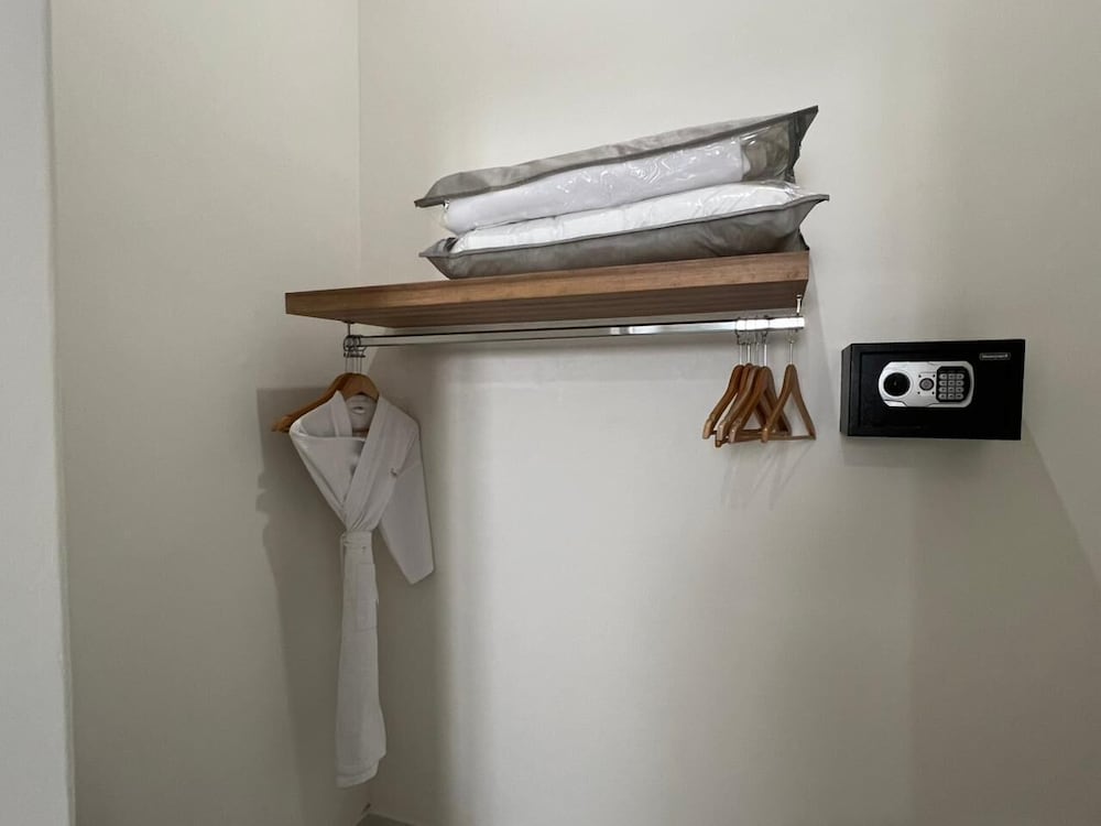 エンカント イン ホテル スパ & スイーツ(EL ENCANTO INN HOTEL SPA AND SUITES) 写真2