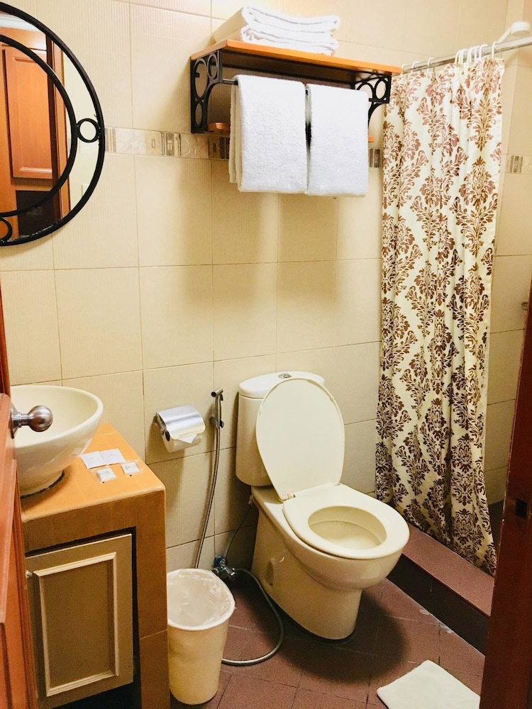 Jupiter Suites 50/50