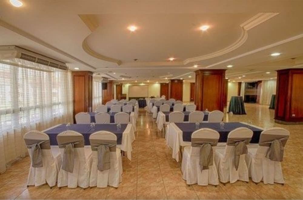 Florencia Plaza Hotel 39/41