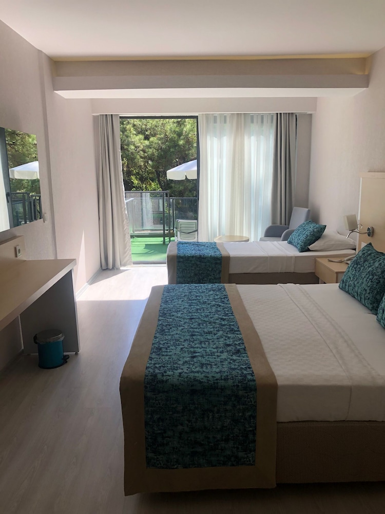 Pirates Park Resort 43/55