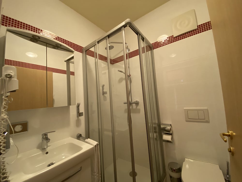 Gartenhotel Gabriel 43/45