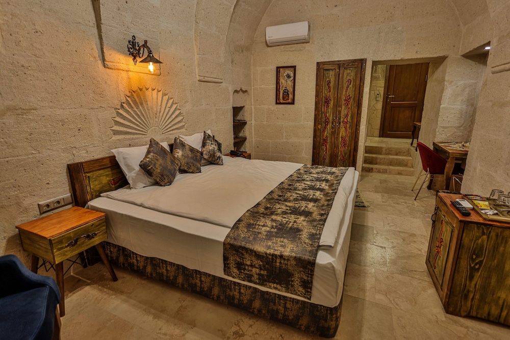 Caveadocia Stone Cave Hotel 7/36