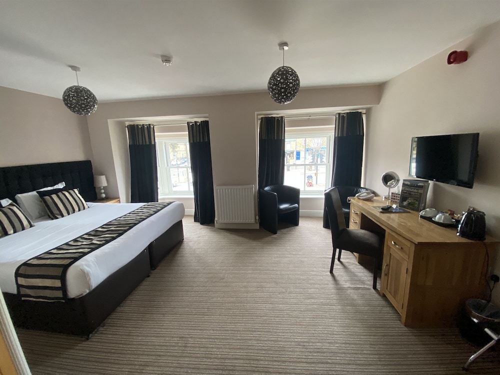 The Three Horseshoes Hotel 11/50
