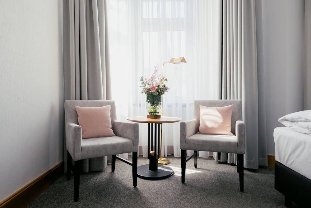 DOM HOTEL LIMBURG 44/76