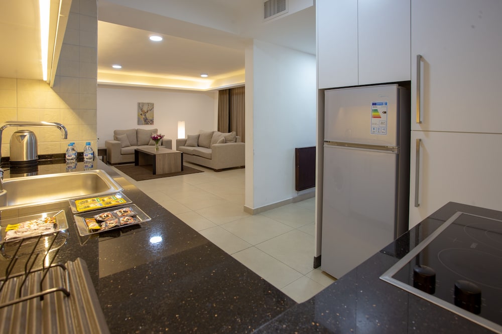 Triple A Hotel Apartment 13/18