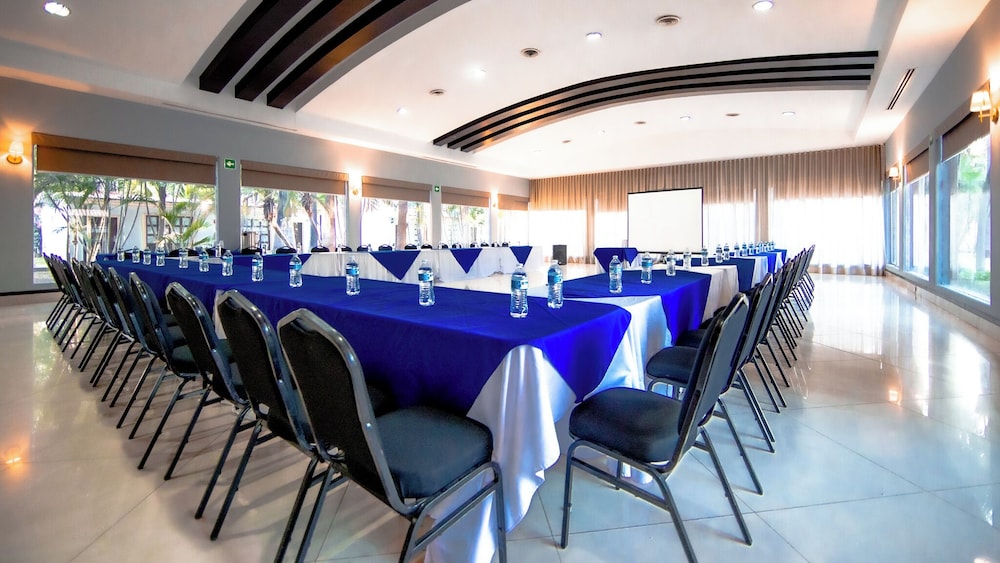 InHouse Select Hacienda Tres Rios 54/70