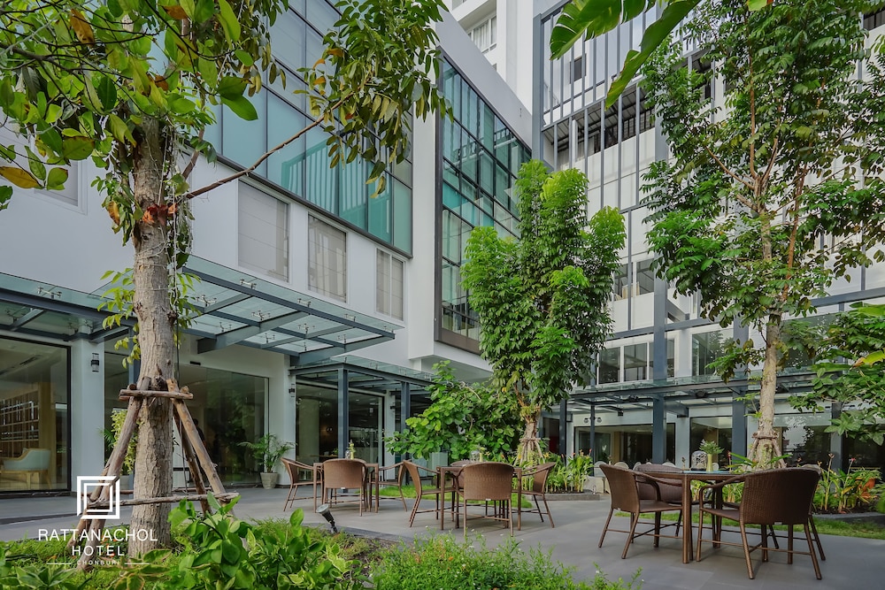 Rattanachol Hotel 3/50