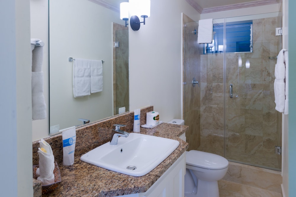 Junior Suite, King Bed, Ocean Front