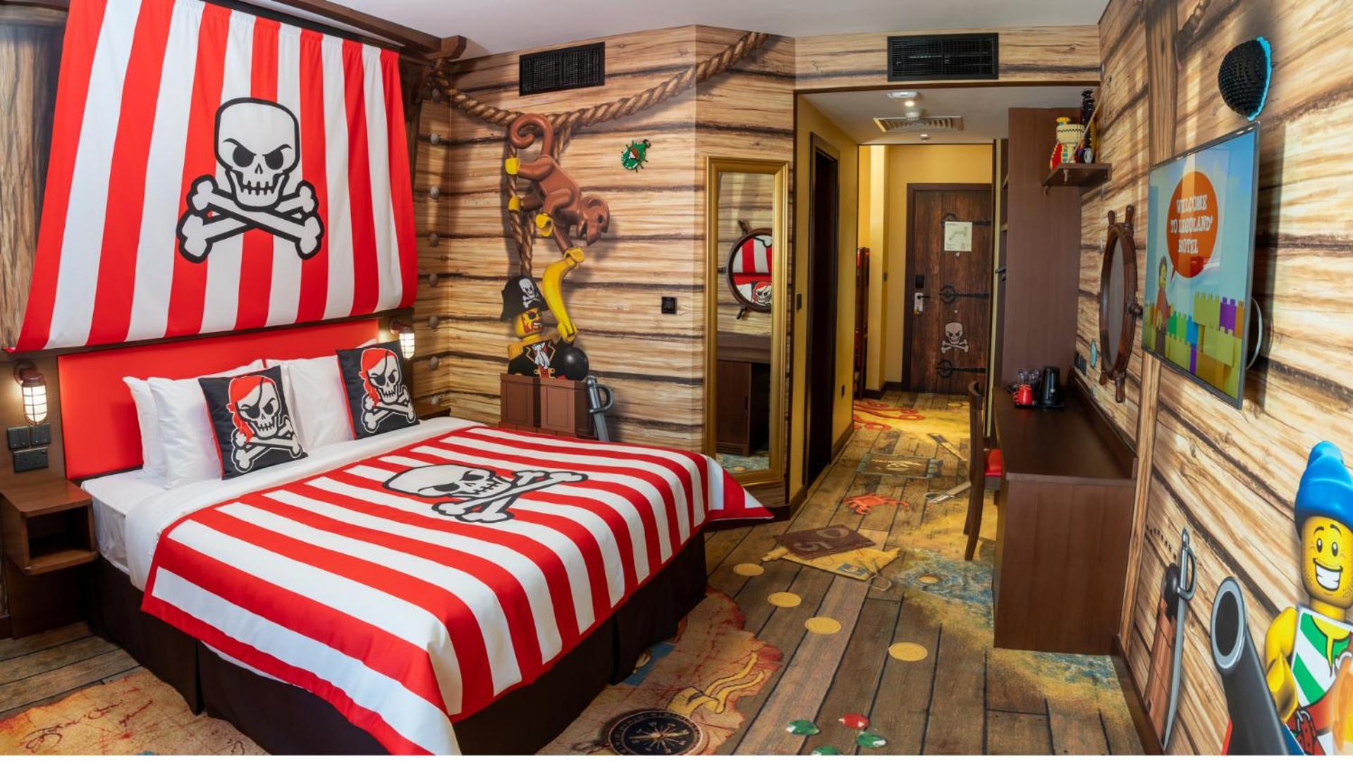 Theme, Pirate, Bunk Bed, Queen Bed