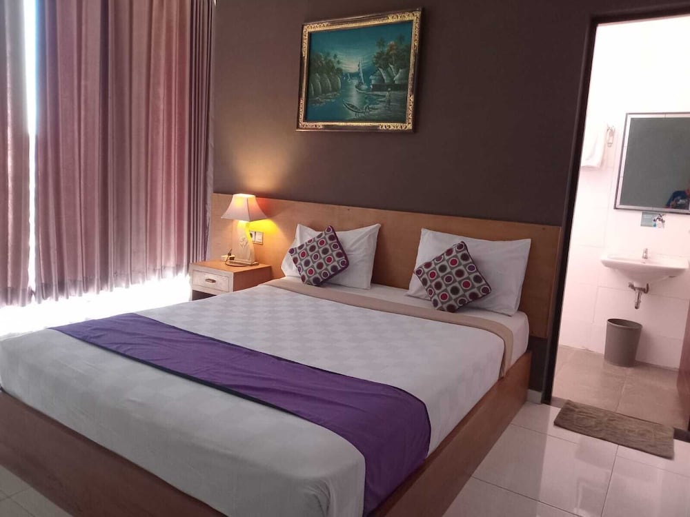 Superior, Double Bed, Hill View