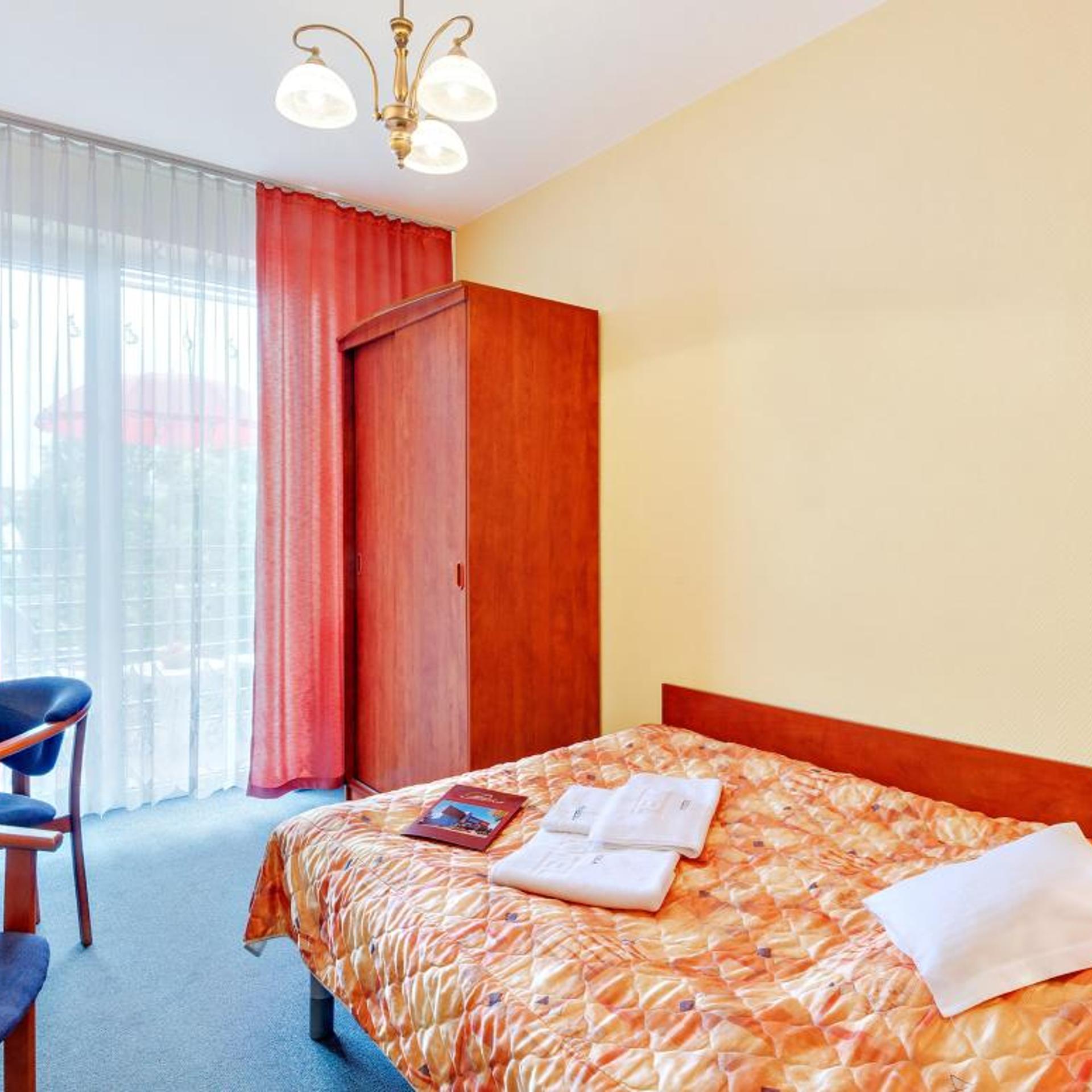 Room, Single