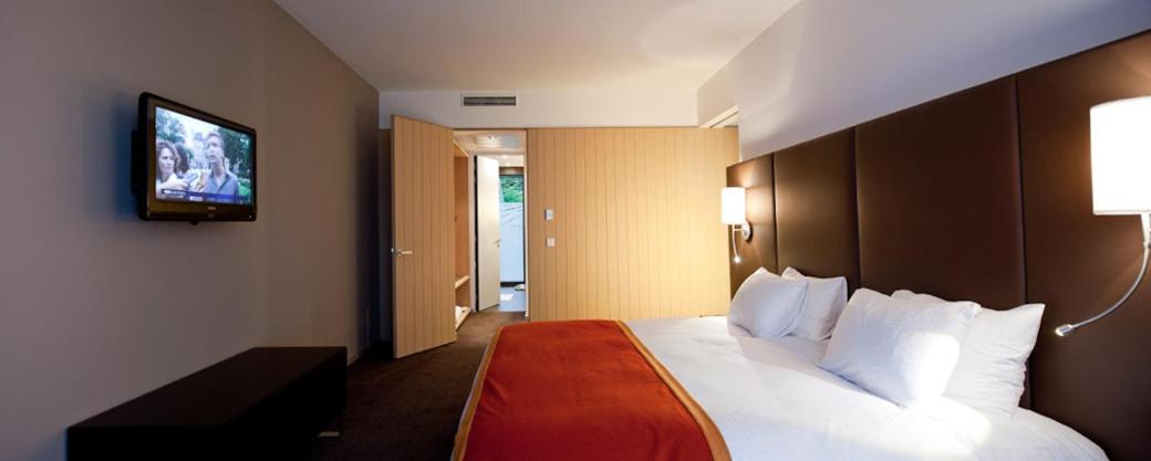 Deluxe, Suite