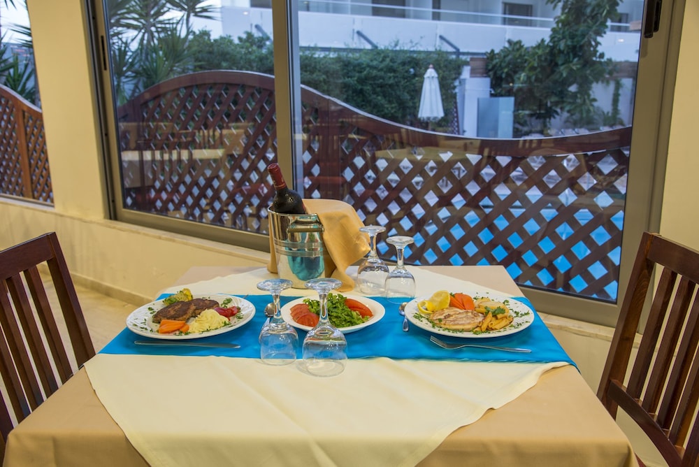 Manousos City Hotel 32/50
