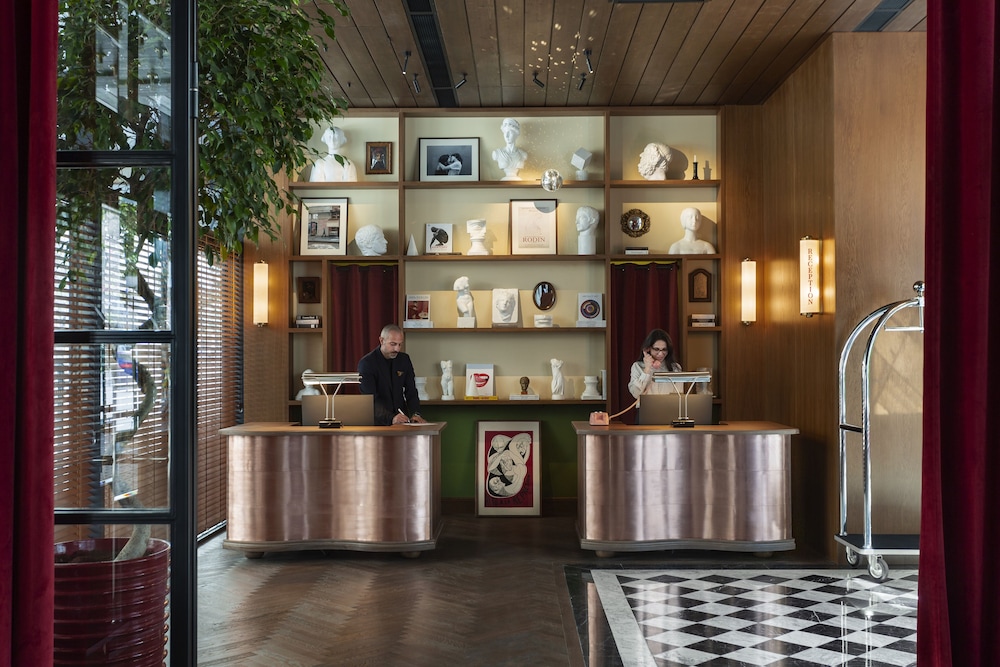 Artizan Design Hotel 6/61