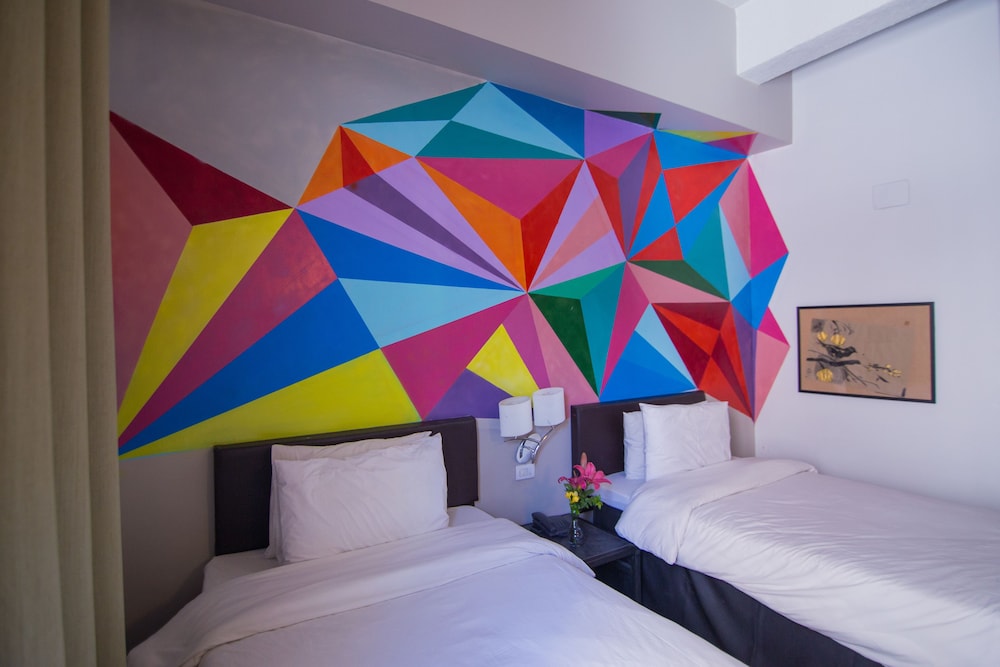 Art Hotel 9/50