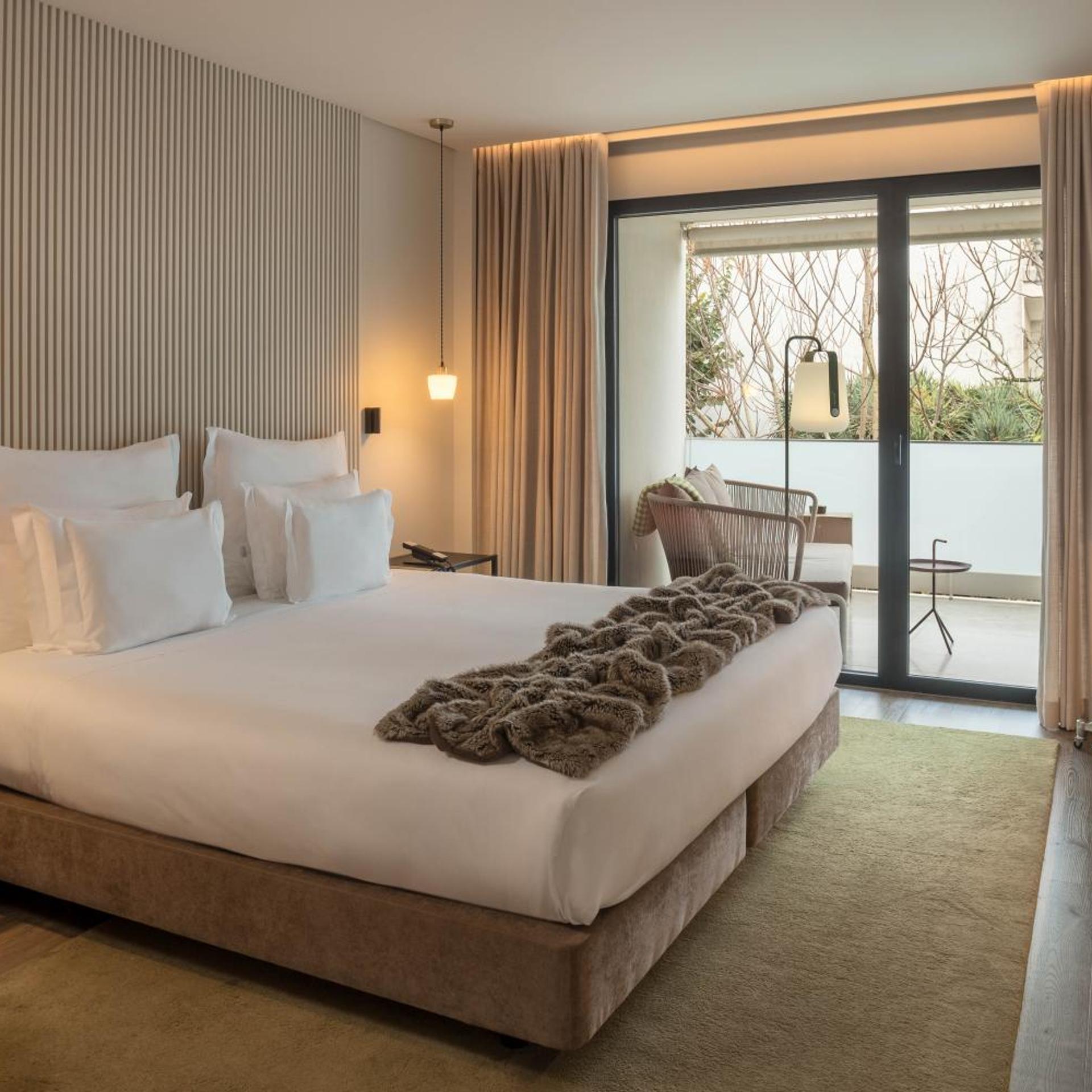 Deluxe, Queen Bed