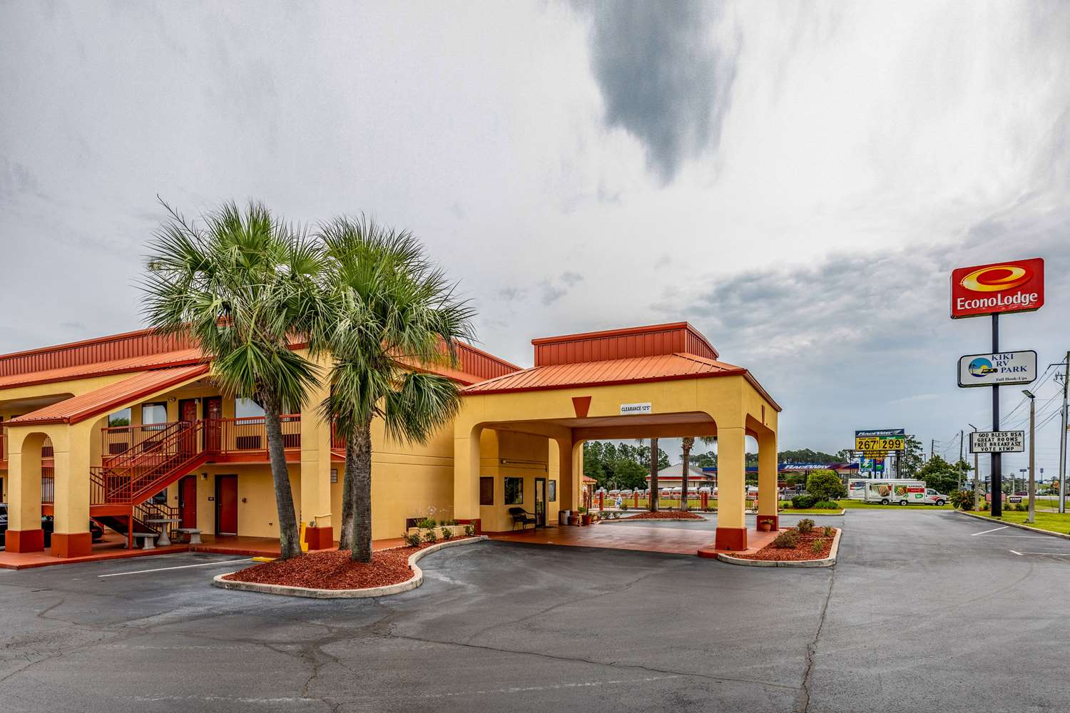 Econo Lodge Kingsland 10/25