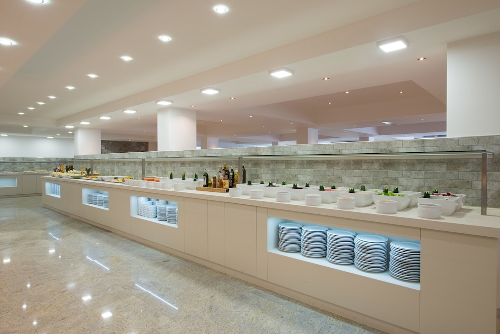 Iberostar Waves Bellevue 16/74