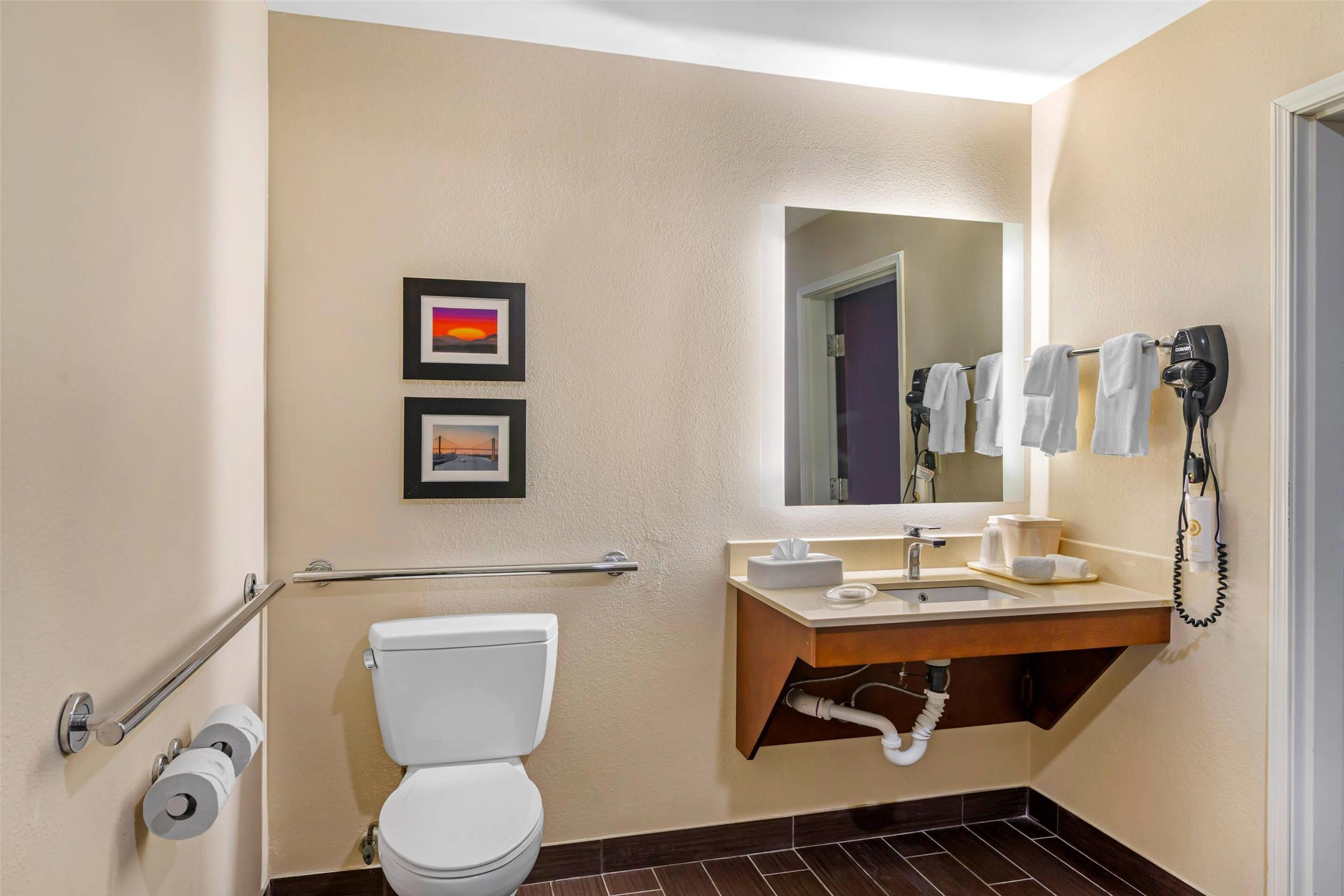 Comfort Suites Savannah Gateway I-95 38/38