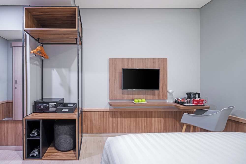 Hotel Neo Plus Airport Jakarta 8/22