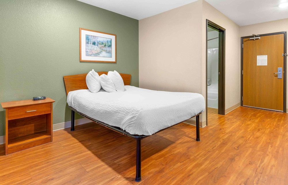 STUDIO, DOUBLE BED
