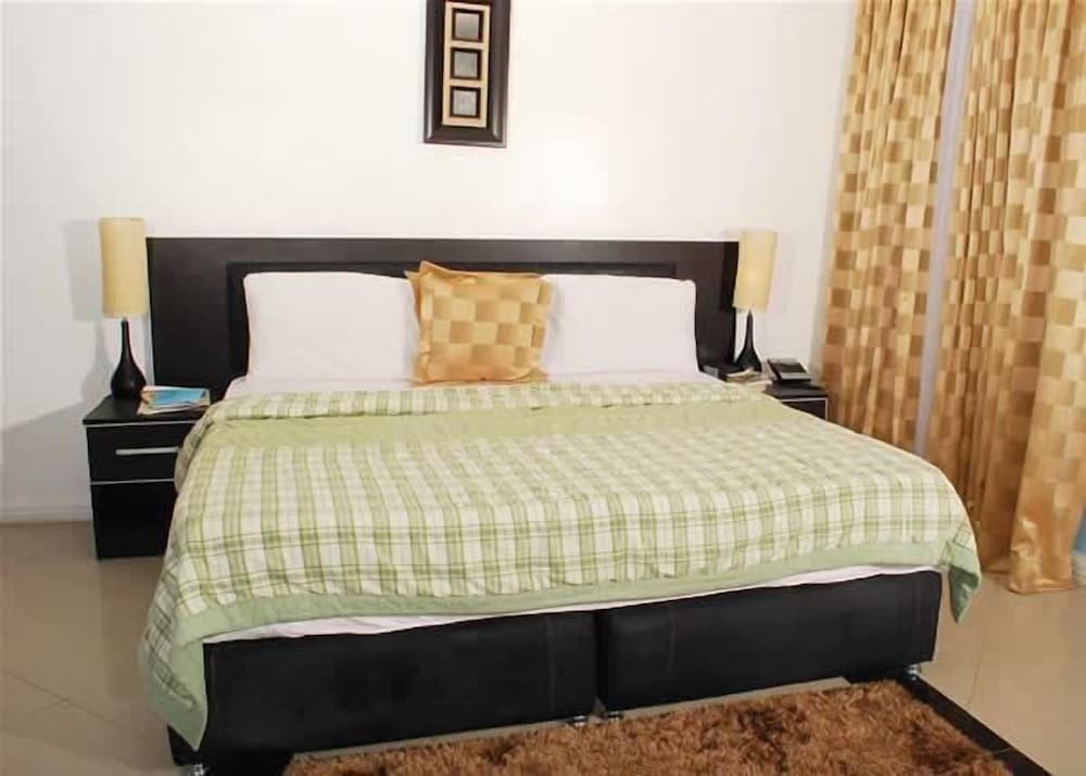 Hotel Villa Picasso 12/25