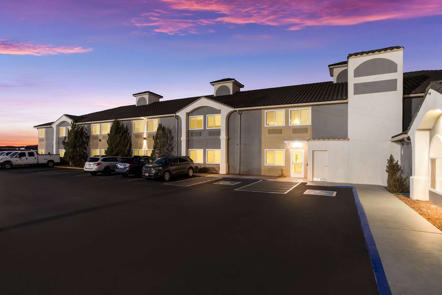 Best Western Grants Inn 10/12